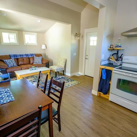 Eastside Guesthouse And Bivy Бишъп Екстериор снимка