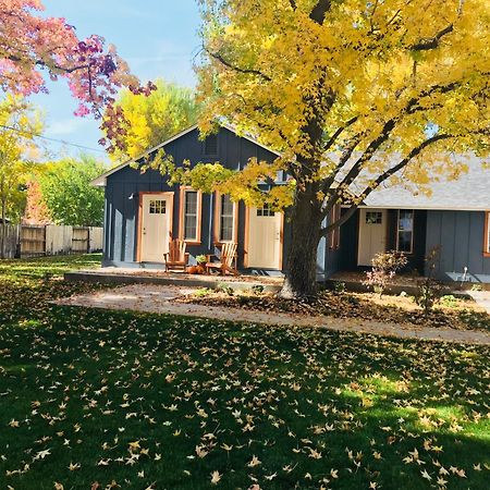 Eastside Guesthouse And Bivy Бишъп Екстериор снимка
