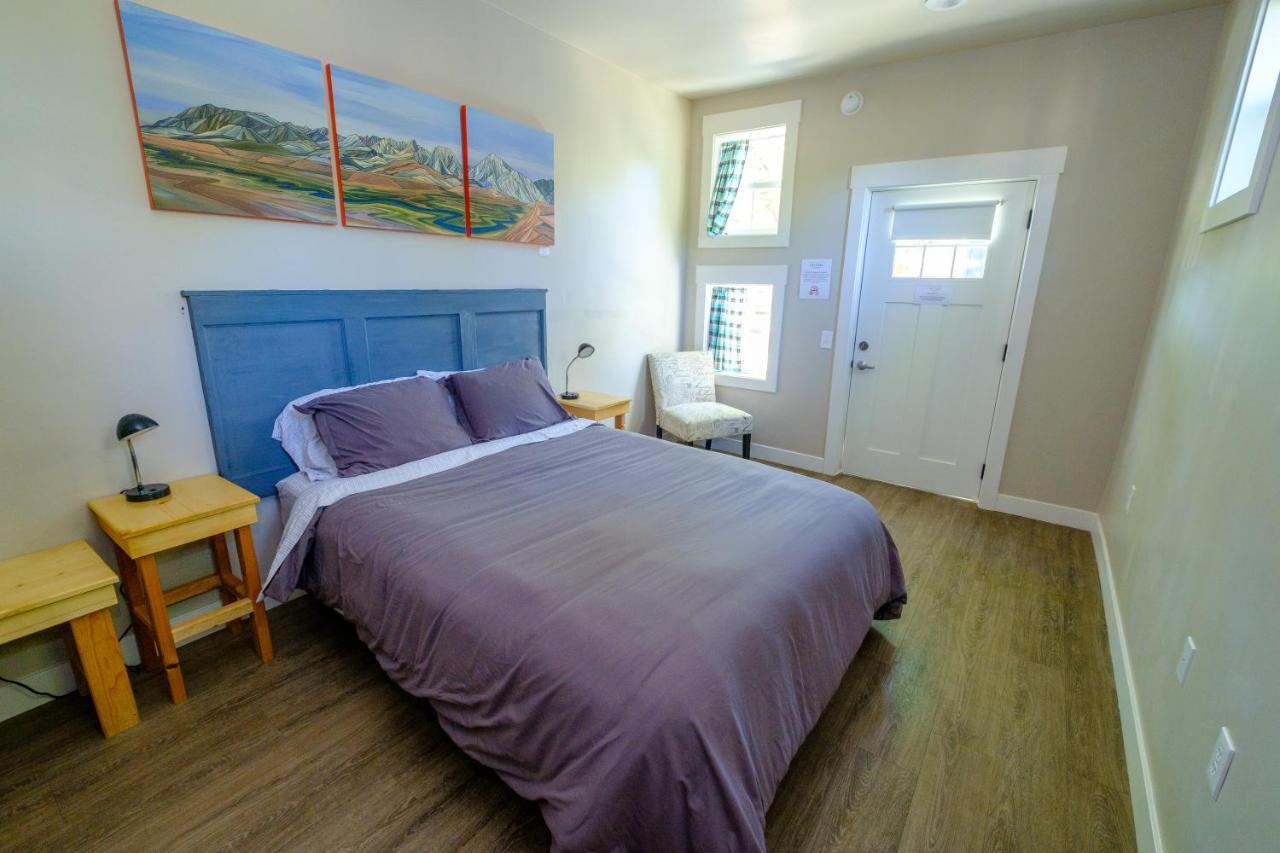 Eastside Guesthouse And Bivy Бишъп Екстериор снимка