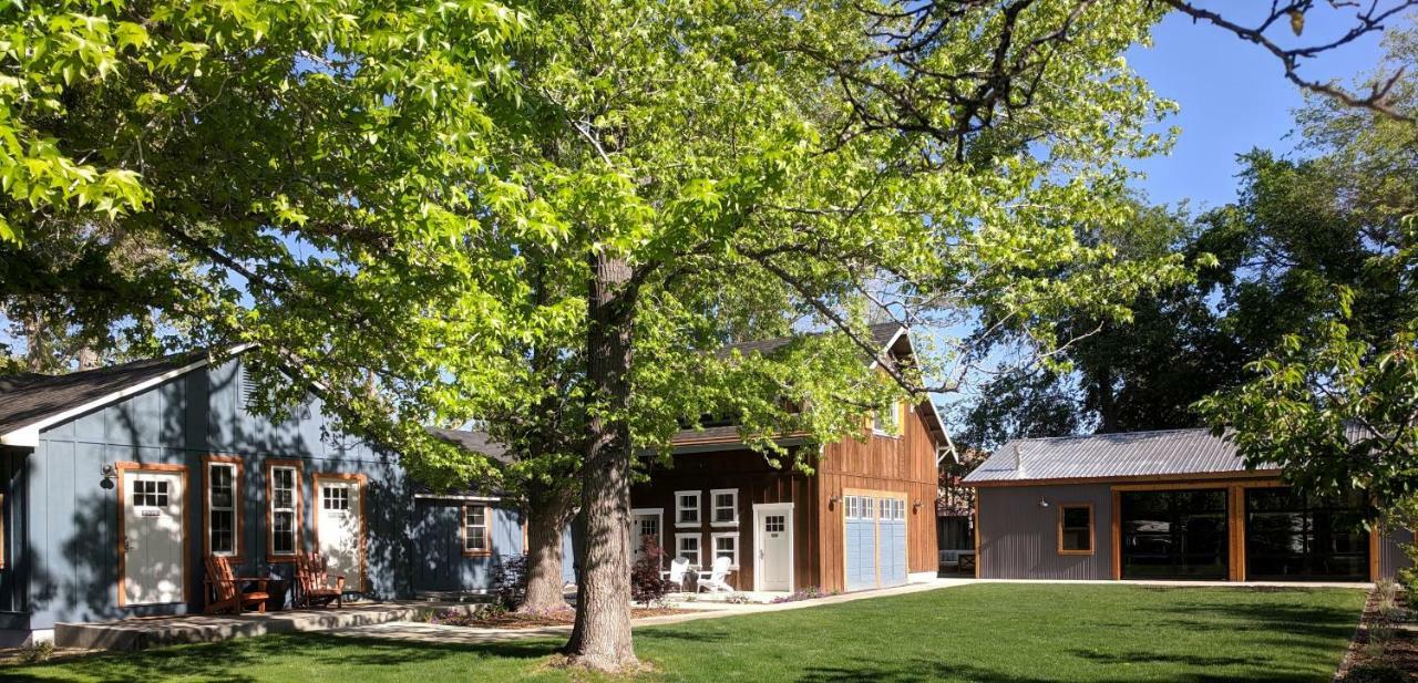 Eastside Guesthouse And Bivy Бишъп Екстериор снимка